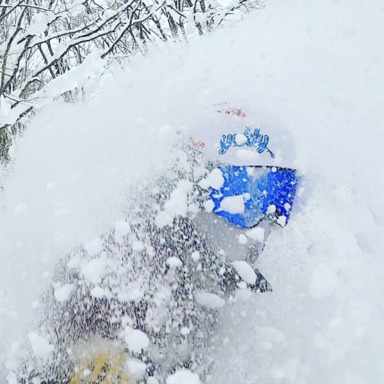 Powder Snow in Ikenotaira - GoMyoko